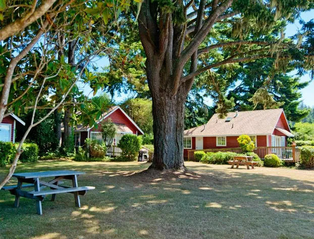 View Crest Lodge hotel detail image 1