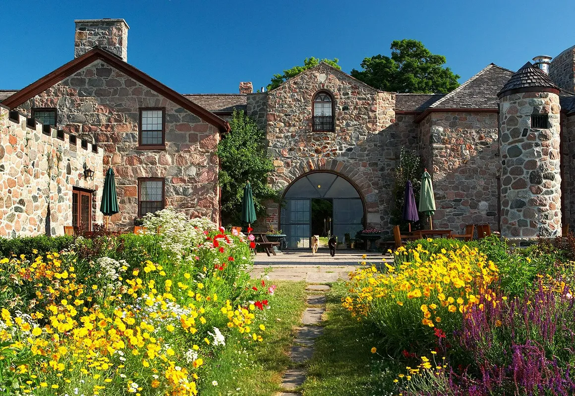 Ste. Anne's Spa hotel hero