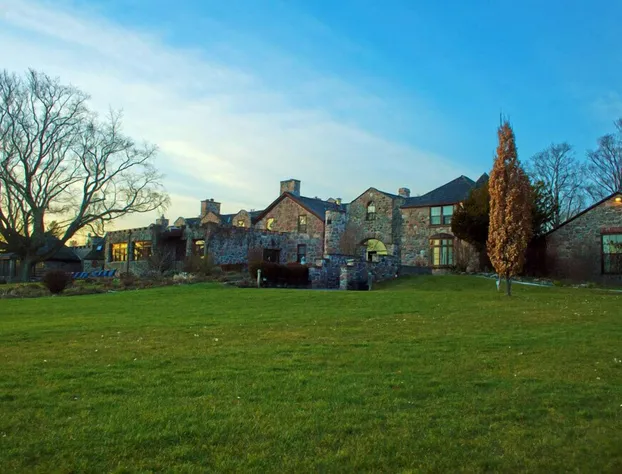 Ste. Anne's Spa hotel detail image 1