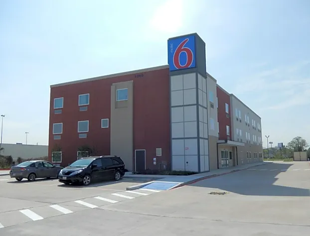Motel 6-Houston, TX - Downtown North hotel detail image 1