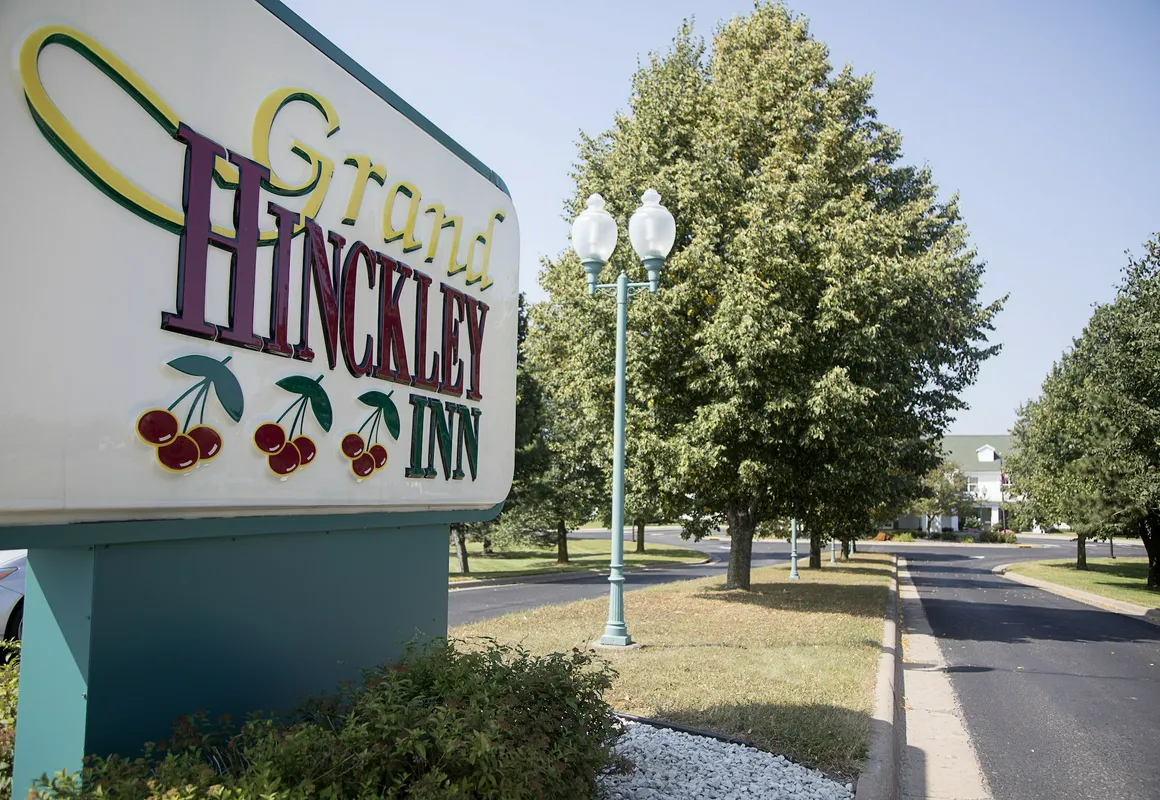 Grand Hinckley Inn hotel hero