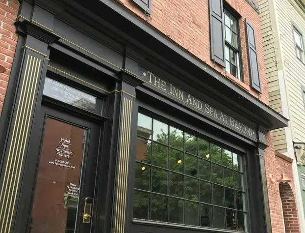 The Dutchess Inn and Spa at Beacon hotel detail image 2