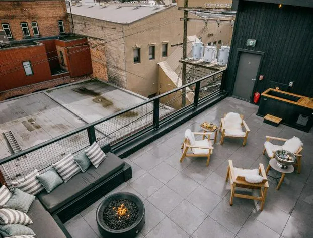 Eleven Revelstoke Lodge hotel detail image 2