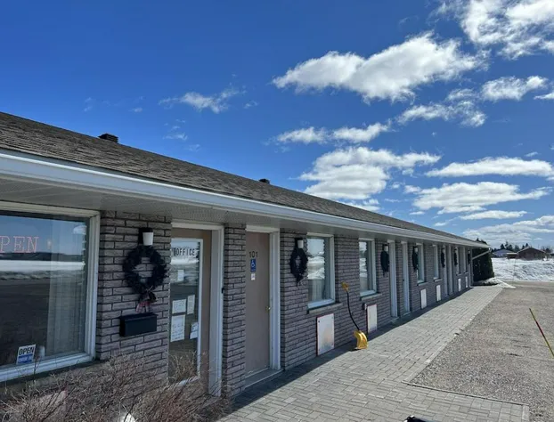 Earlton Motel hotel detail image 3