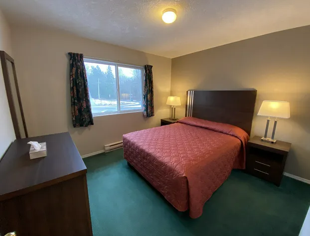 Lake Cowichan Lodge hotel detail image 2