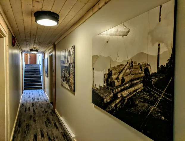 Riverside Inn hotel detail image 3