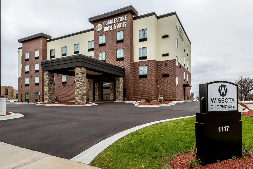 Cobblestone Hotel & Suites – Stevens Point hotel hero