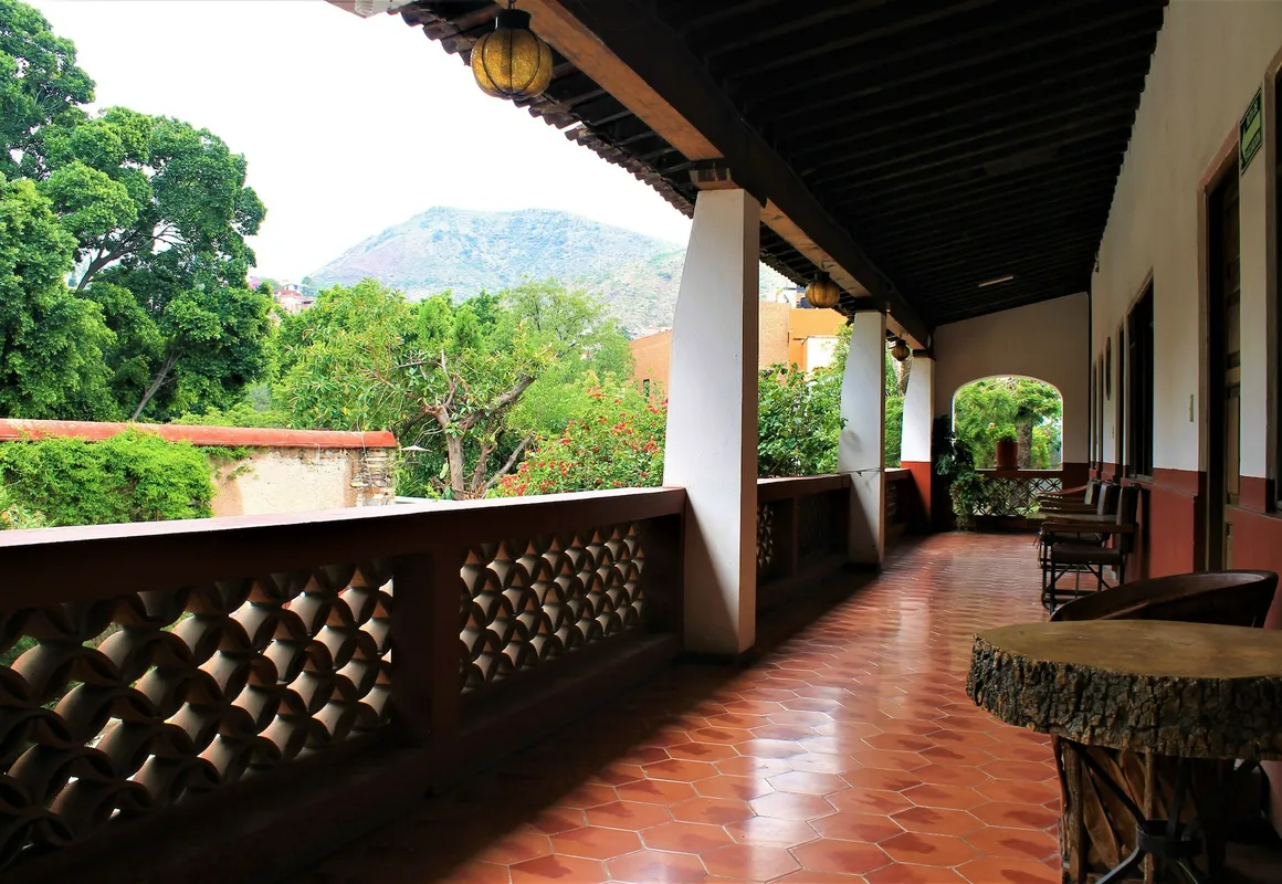 Hotel Embajadoras hotel hero