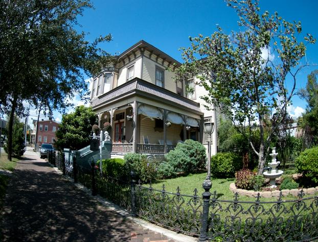 Roussell's Garden Bed & Breakfast hotel detail image 1