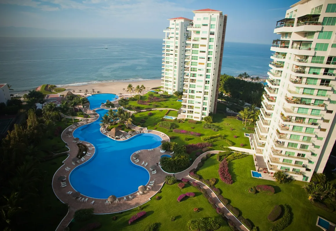 Shangri La Penthouses by Cheap Getaway hotel hero