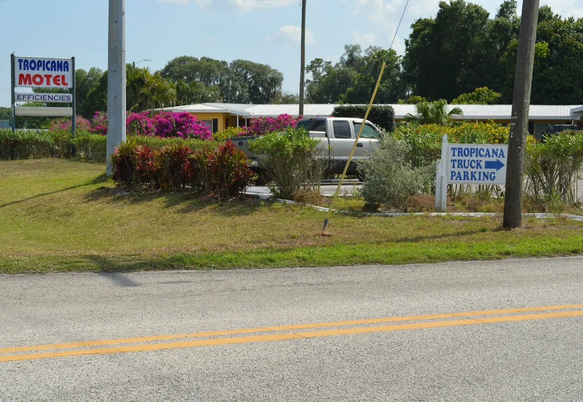 Tropicana Motel Wauchula hotel hero