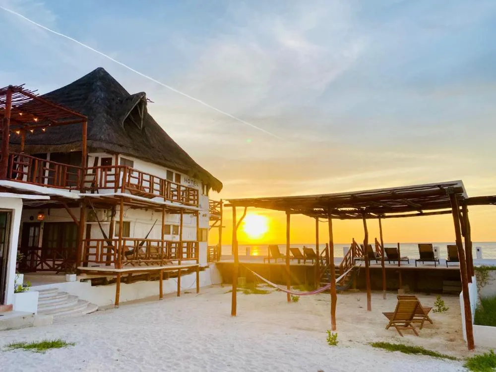 Golden Paradise Beach hotel hero