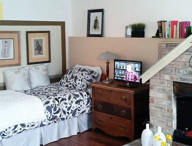 Opus 74 Bed & Breakfast hotel detail image 3