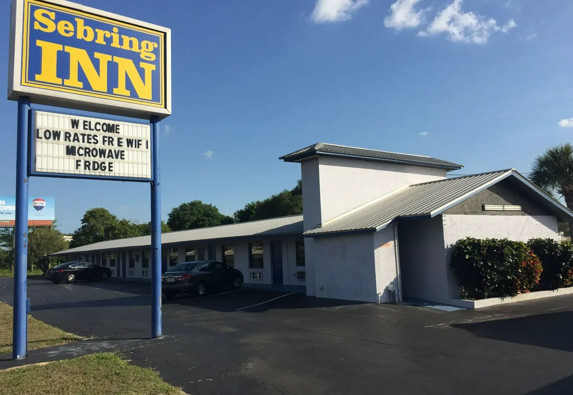 Sebring Inn hotel hero