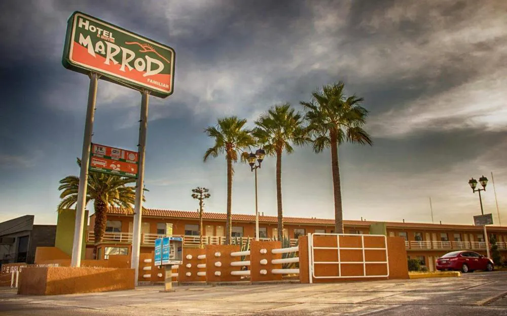 Hotel & Suites Marrod hotel hero