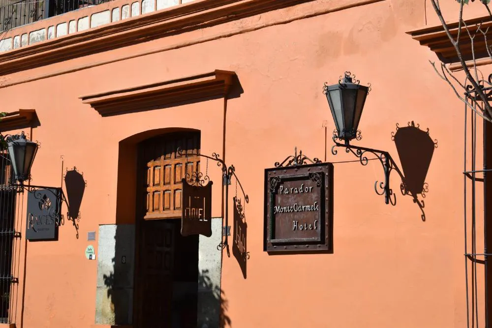Parador Monte Carmelo hotel hero