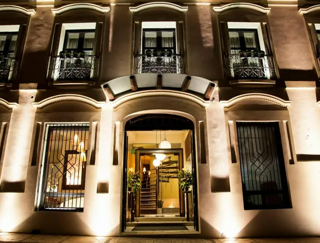 Plaza Gallery Hotel & Boutique hotel detail image 3