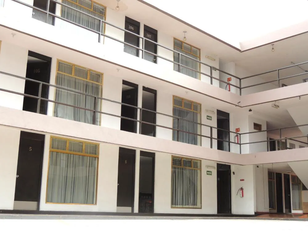 Hotel Lizbeth hotel hero