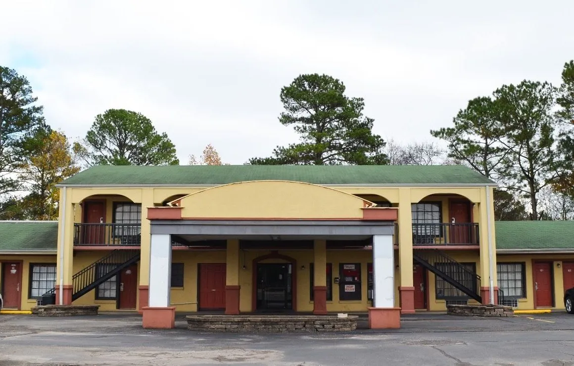 Budget inn hotel hero