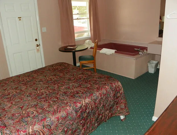 Rainbow Motel hotel detail image 4