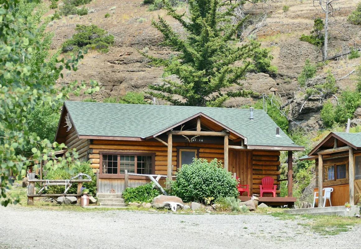 Creekside Lodge at Yellowstone hotel hero
