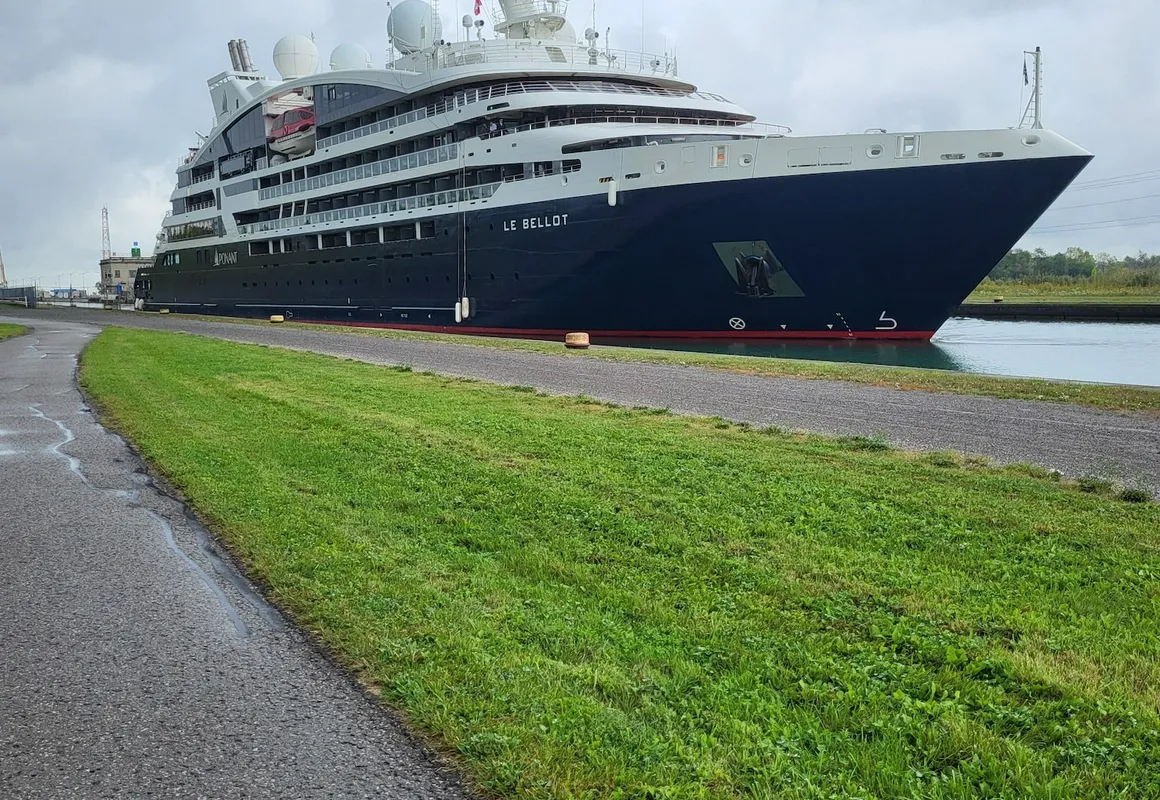 Robinsong Bed and Breakfast hotel hero