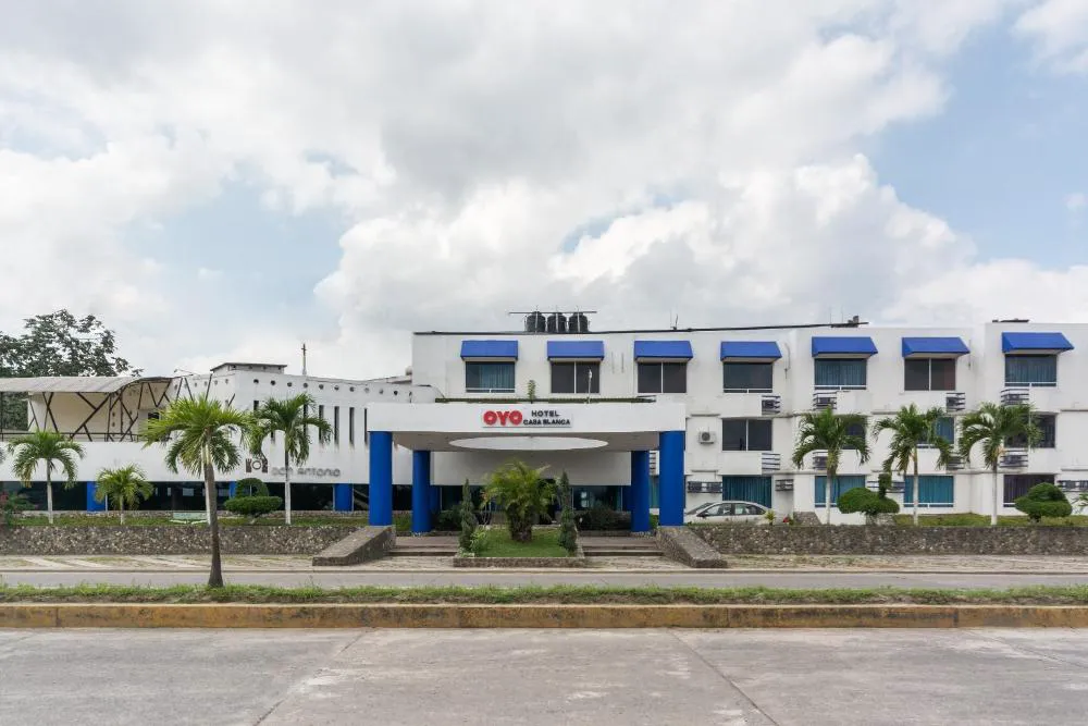 OYO Hotel Casa Blanca hotel hero