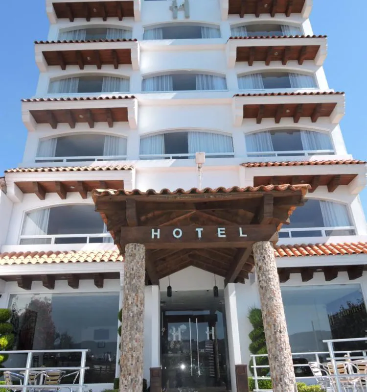 9 Manantiales hotel hero