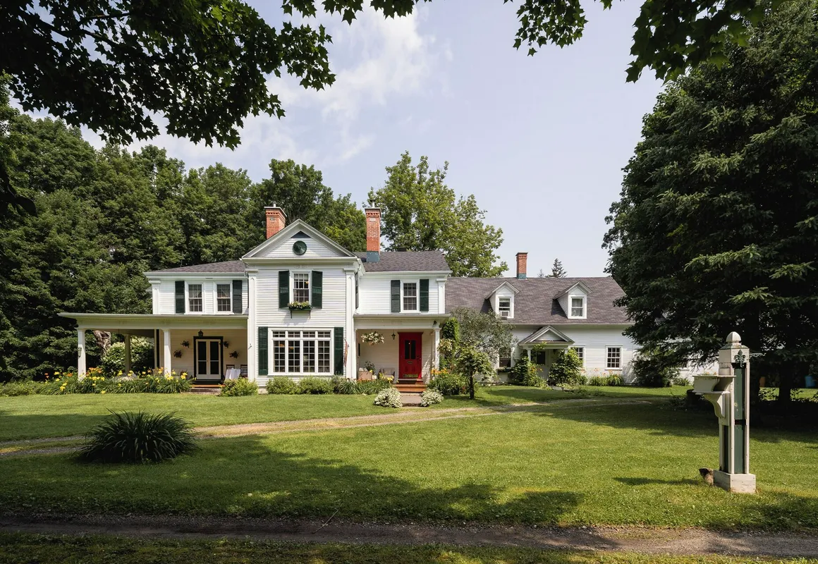 Lee Farm Inn hotel hero