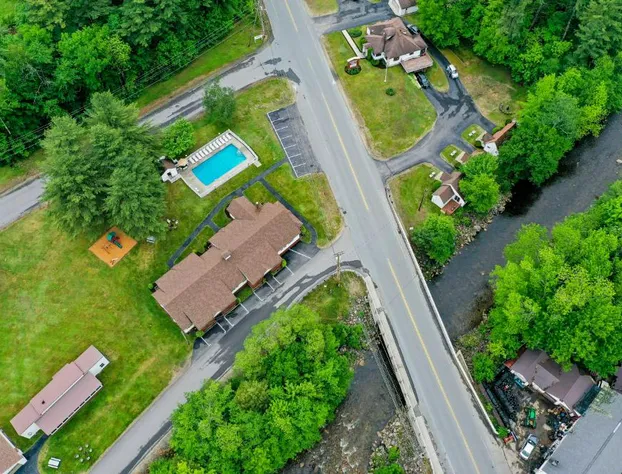 Riverbank Motel and Cabins hotel detail image 1
