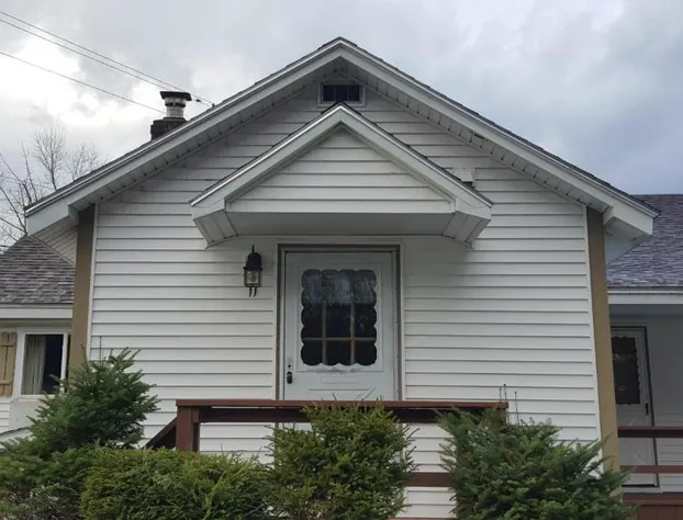 Riverbank Motel and Cabins hotel detail image 1