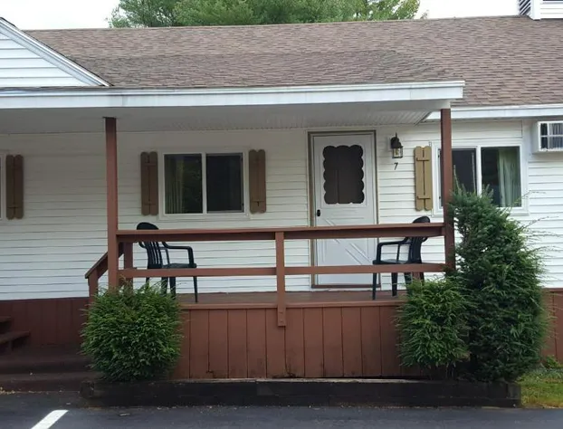 Riverbank Motel and Cabins hotel detail image 3