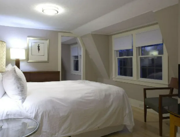 Mooncussers Tavern and Inn hotel detail image 1