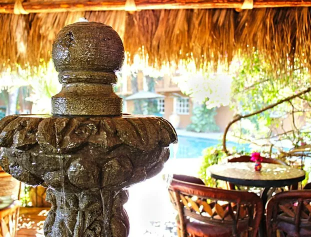 The Bungalows Hotel hotel detail image 3