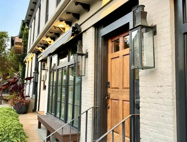 Wm. Farmer & Sons hotel detail image 1