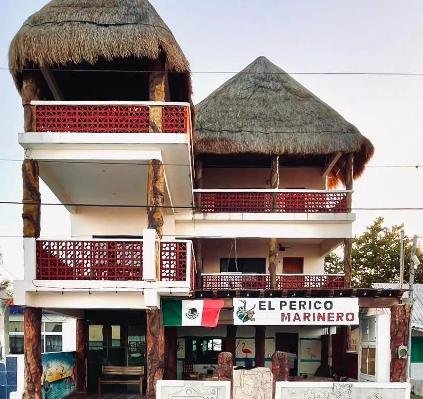 El Perico Marinero hotel hero