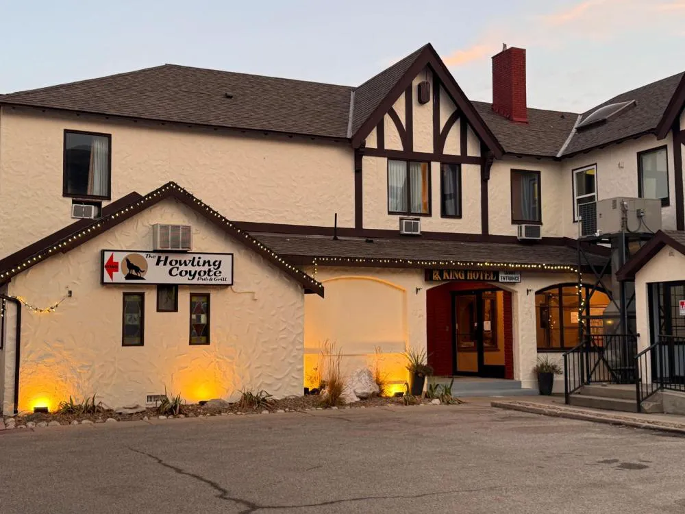 Desert Arms Hotel hotel hero