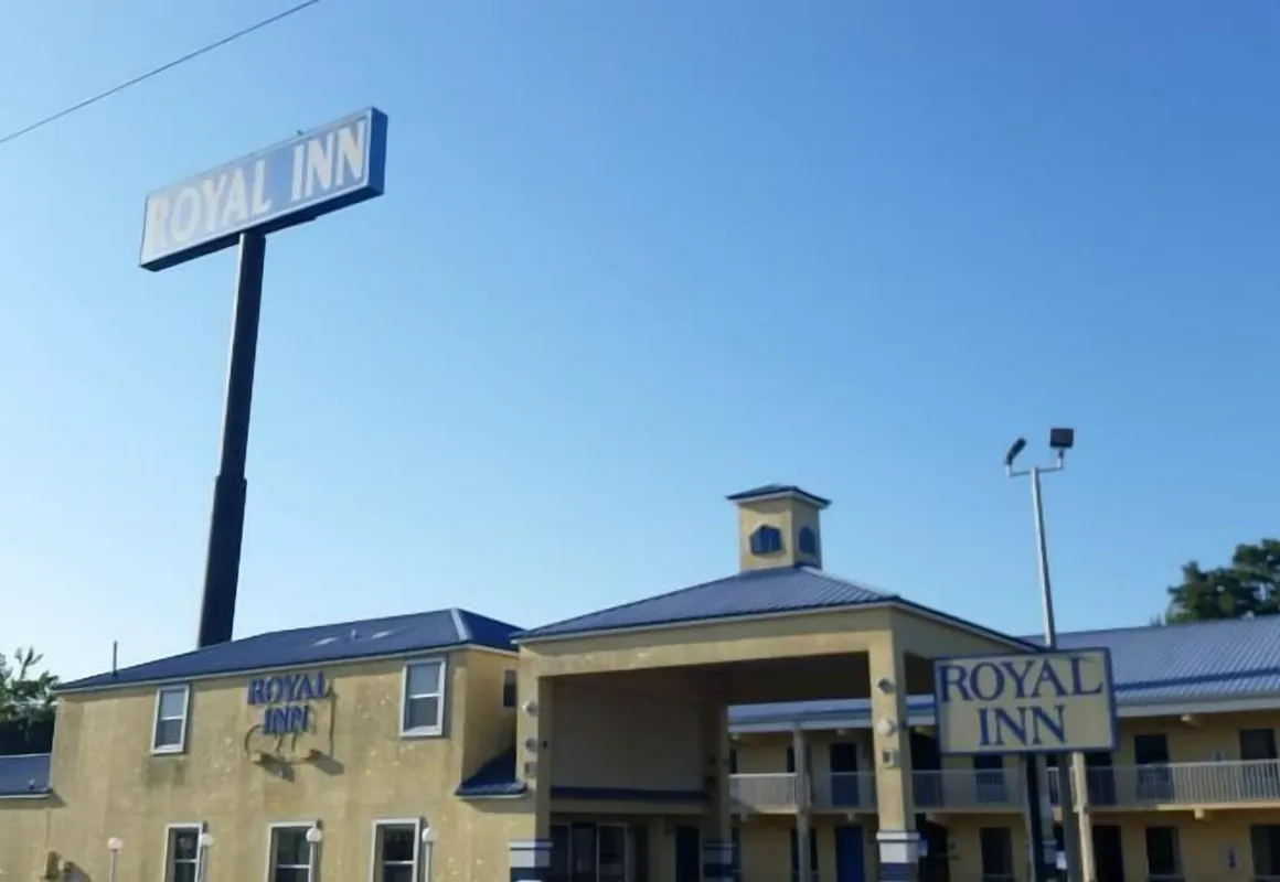 Royal Inn hotel hero