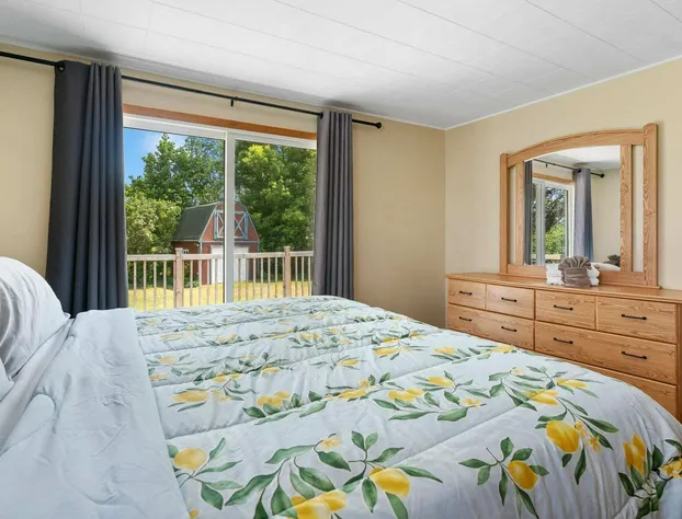 South Arm Retreats hotel detail image 4