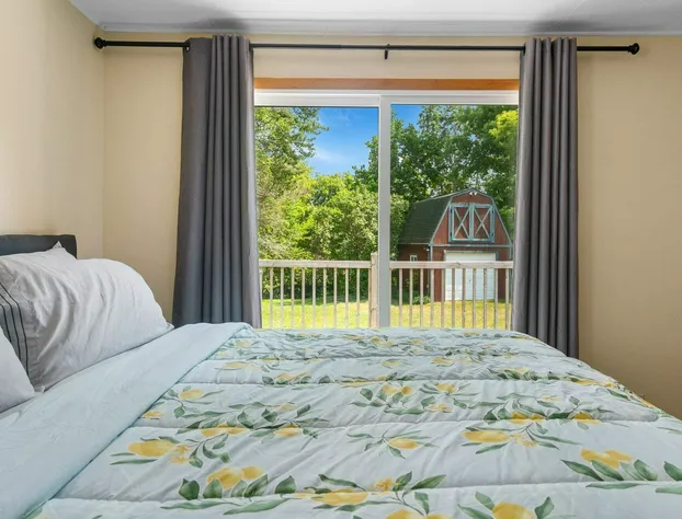 South Arm Retreats hotel detail image 4