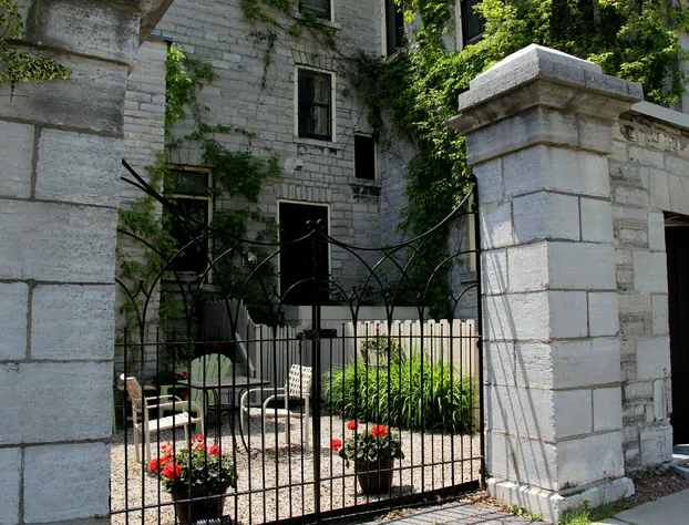 Frontenac Club Inn hotel detail image 1