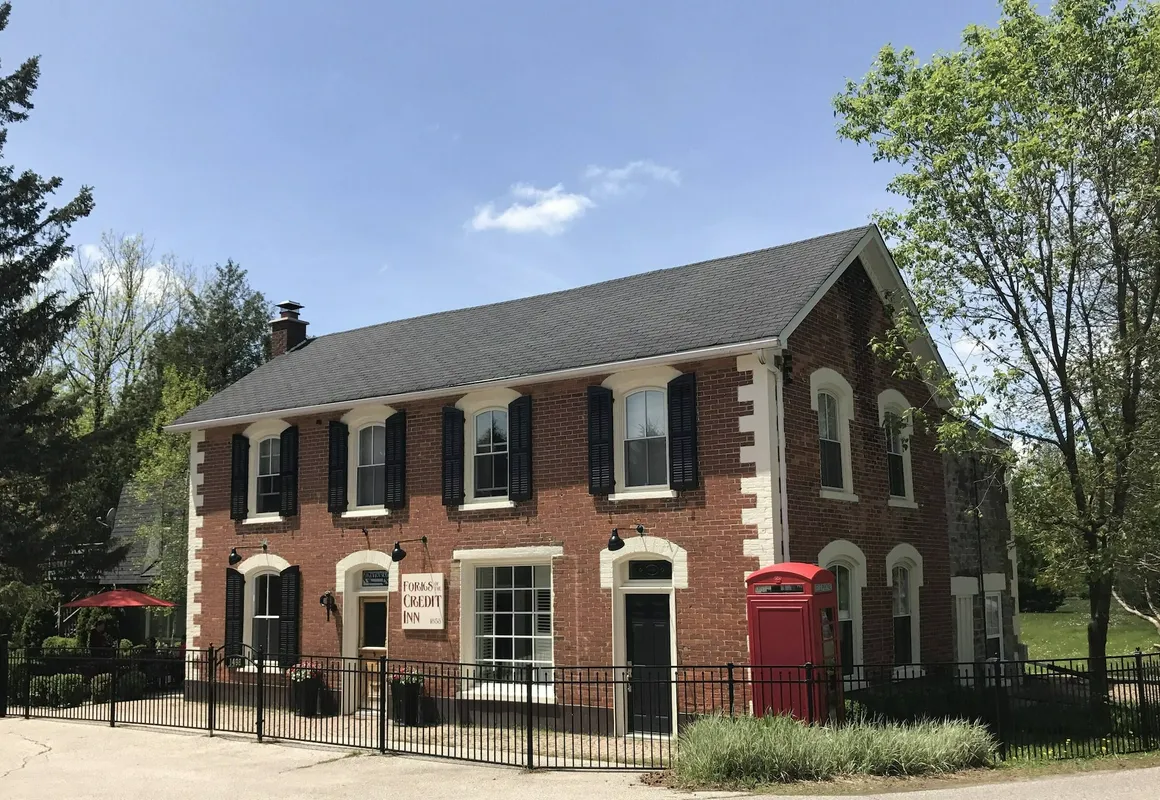 Forks of the Credit Inn hotel hero