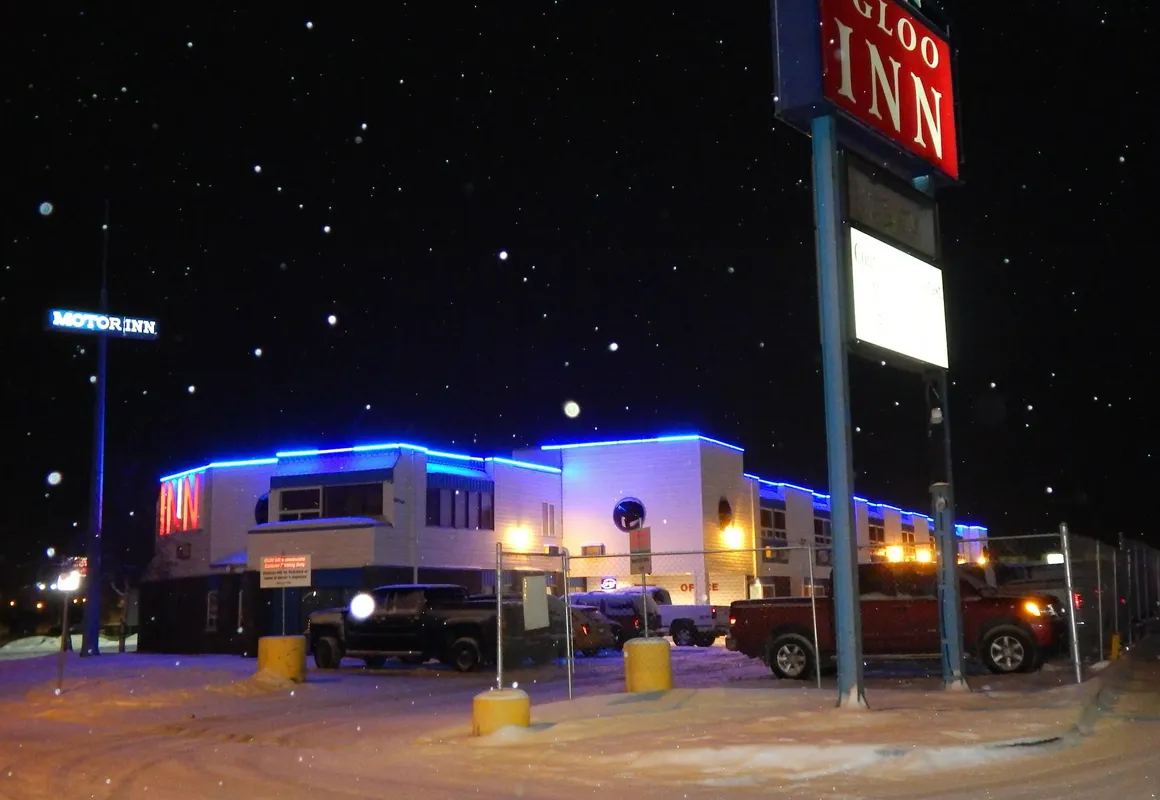 Igloo Inn hotel hero