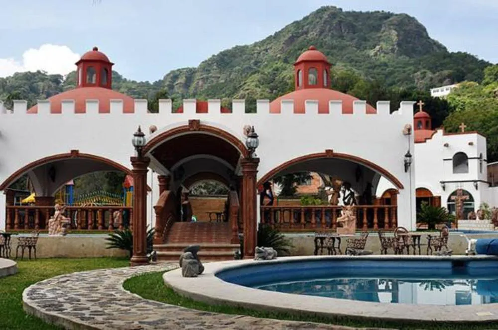 Hotel Leyenda del Tepozteco hotel hero