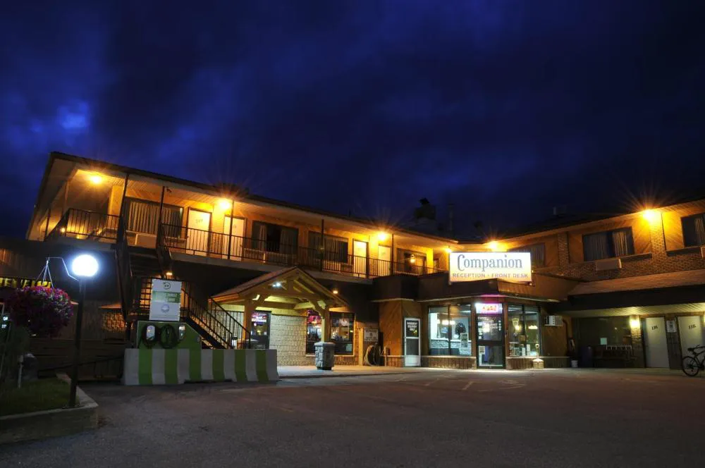 Companion Hotel Motel hotel hero