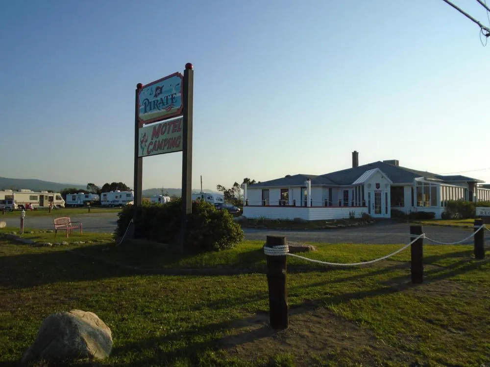 Le Pirate Motel & Camping hotel hero