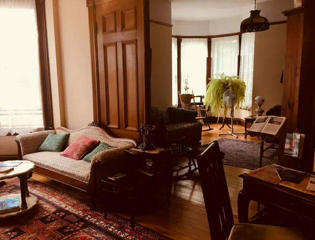 Evangeline's Tower Bed & Breakfast hotel detail image 3