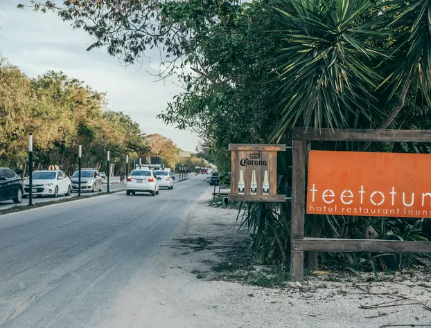 Teetotum Hotel Restaurant Lounge hotel detail image 3