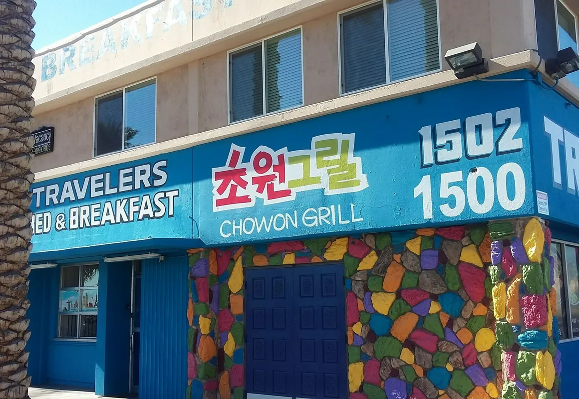 Traveler's Bed & Breakfast Hostel hotel hero