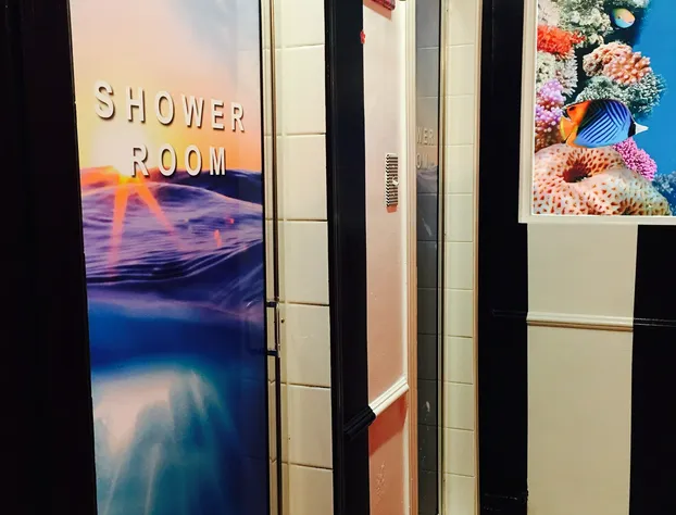 Traveler's Bed & Breakfast Hostel hotel detail image 4